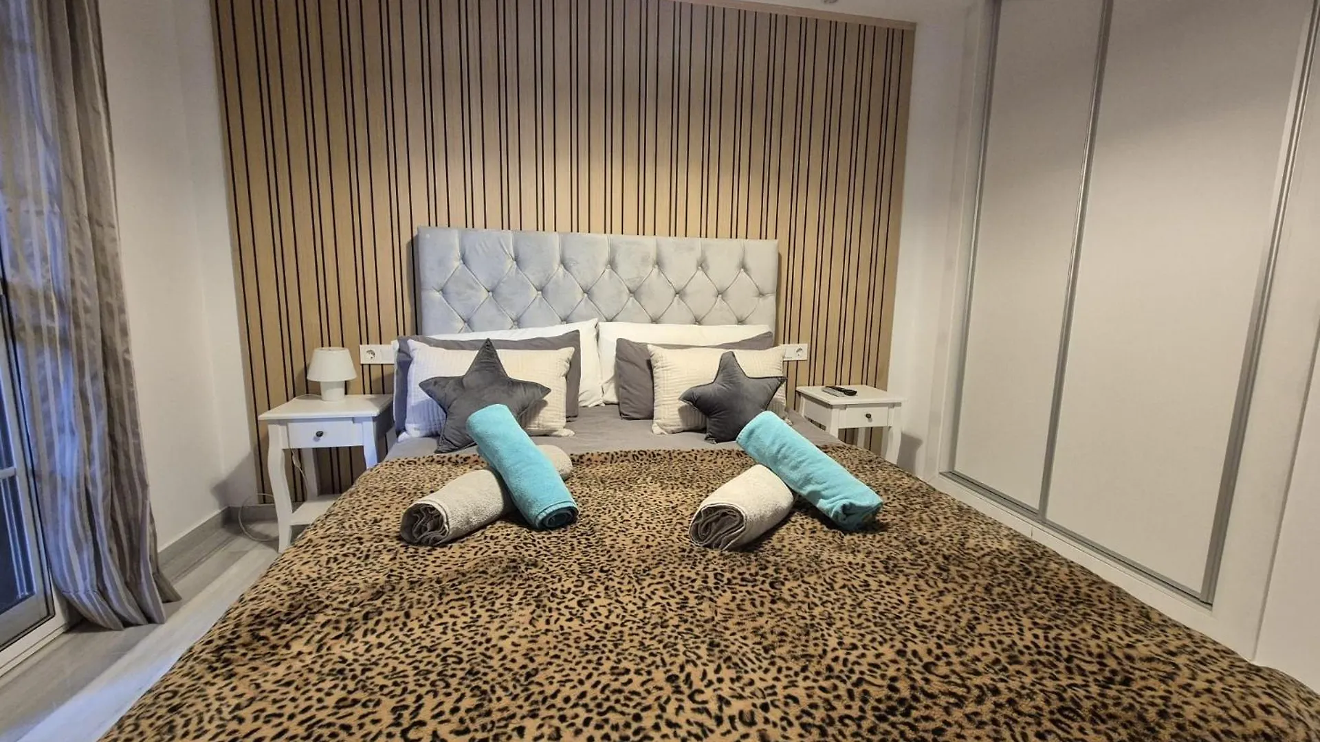 Luxurious Three Bedroom Duplex Apt Close To Beach Fuengirola 0*,  España
